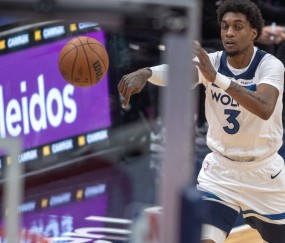 kaiyun体育app-根本顶不住！森林狼半场万箭齐发&amp;三分21中13 命中率高达61.9%